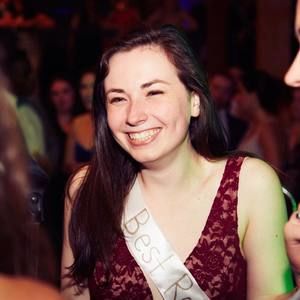 Meet your Posher, Caroline